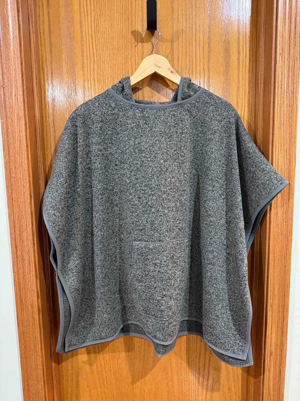 Eddie Bauer women's fleece hooded sweater poncho size XS/S